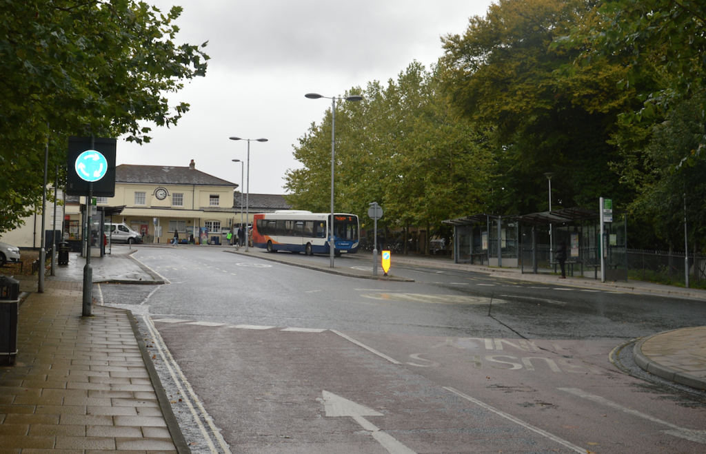 winchester station approach